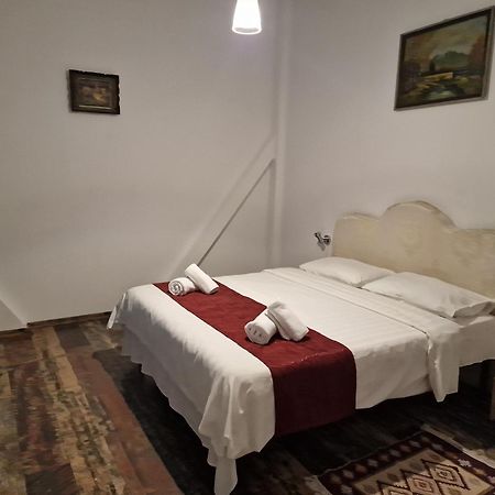 Ullysses Guest House Brașov Exterior foto